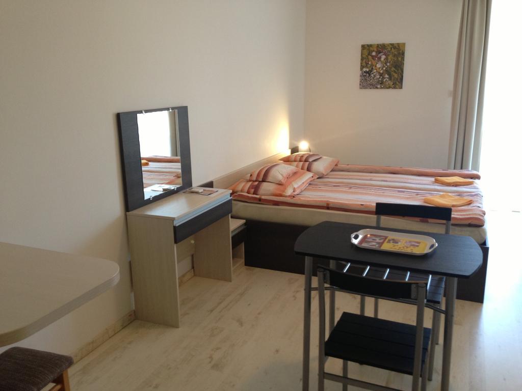 Lovagvár Apartments Gyula Kültér fotó