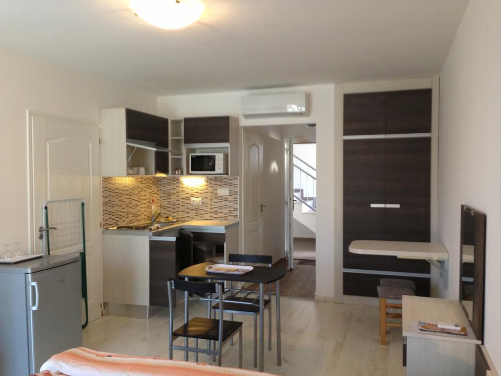 Lovagvár Apartments Gyula Szoba fotó